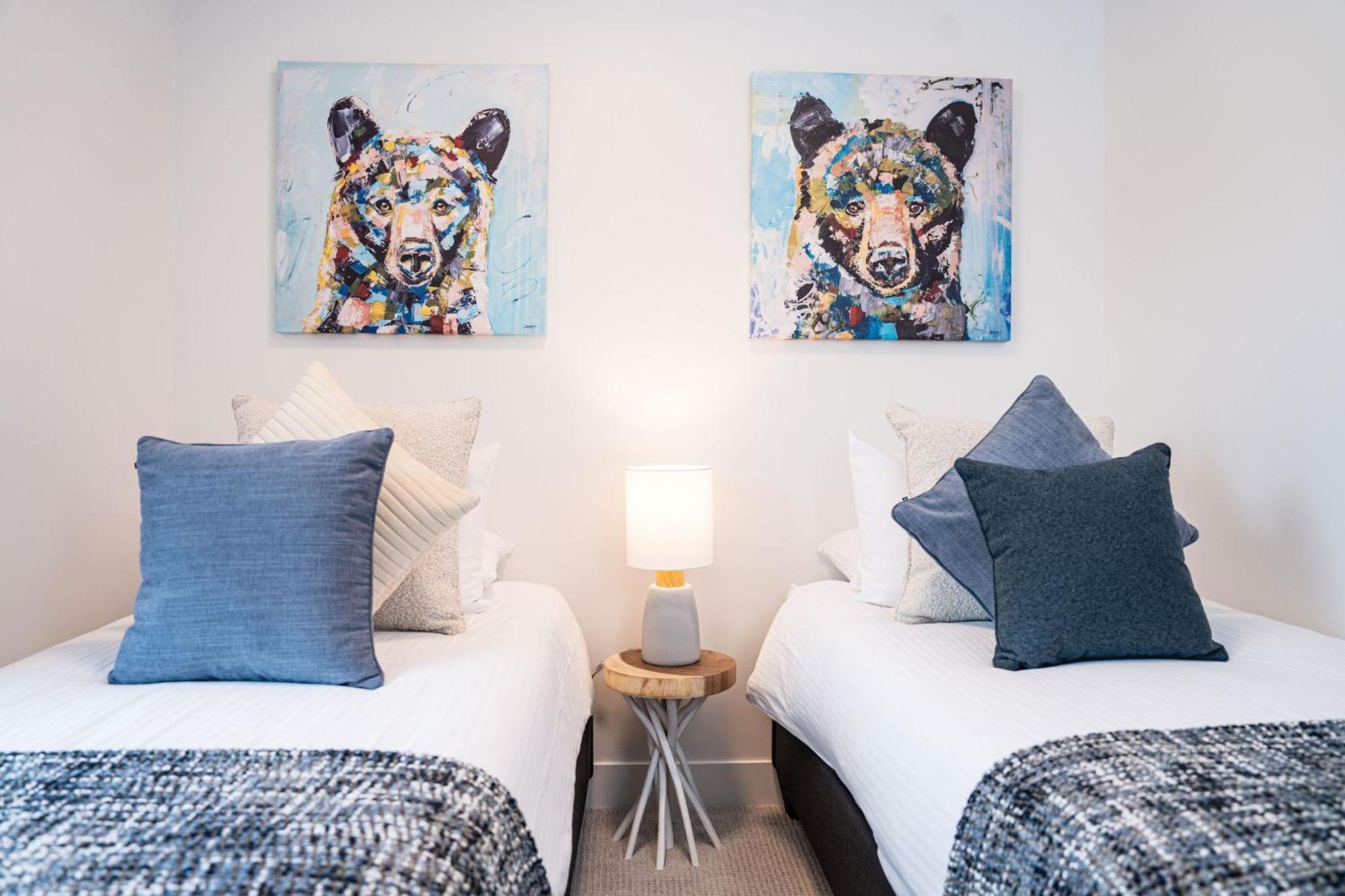 Bluebird Daze By Revelstoke Vacations Apartment ภายนอก รูปภาพ
