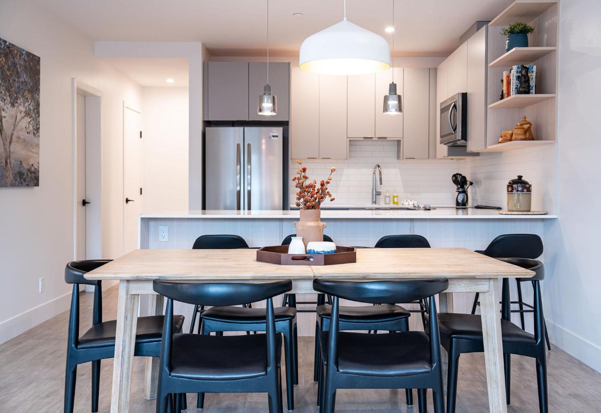 Bluebird Daze By Revelstoke Vacations Apartment ภายนอก รูปภาพ